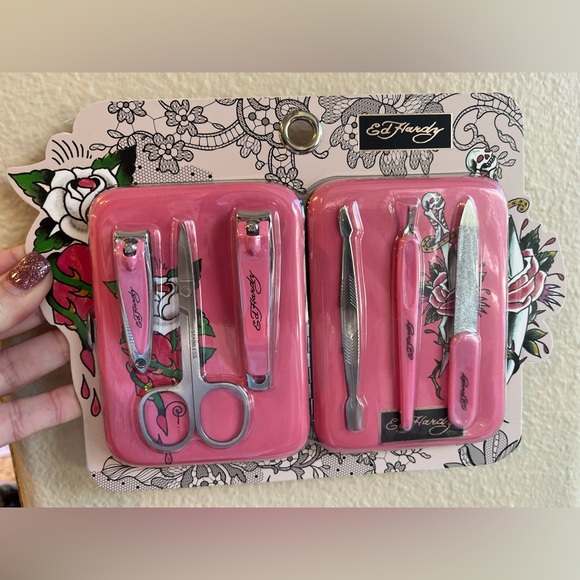 Ed Hardy Other - Ed Hardy 6-Piece Travel Manicure Set